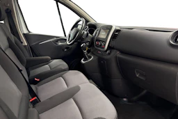 Valkoinen Renault Trafic 2021 kuva 11.