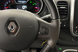 Valkoinen Renault Trafic 2021 kuva 20.