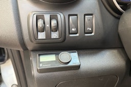 valkoinen Renault Trafic 2021 kuva 20.