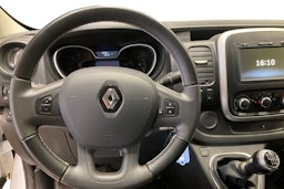 valkoinen Renault Trafic 2021 kuva 7.