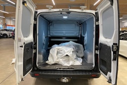 valkoinen Renault Trafic 2021 kuva 11.