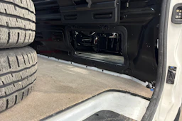 Valkoinen Renault Trafic 2021 kuva 13.