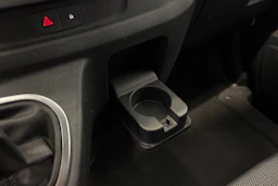 Valkoinen Renault Trafic 2021 kuva 19.