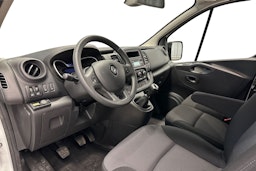 valkoinen Renault Trafic 2021 kuva 6.