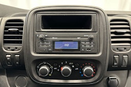 valkoinen Renault Trafic 2021 kuva 11.