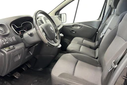 musta Renault Trafic 2021 kuva 6.