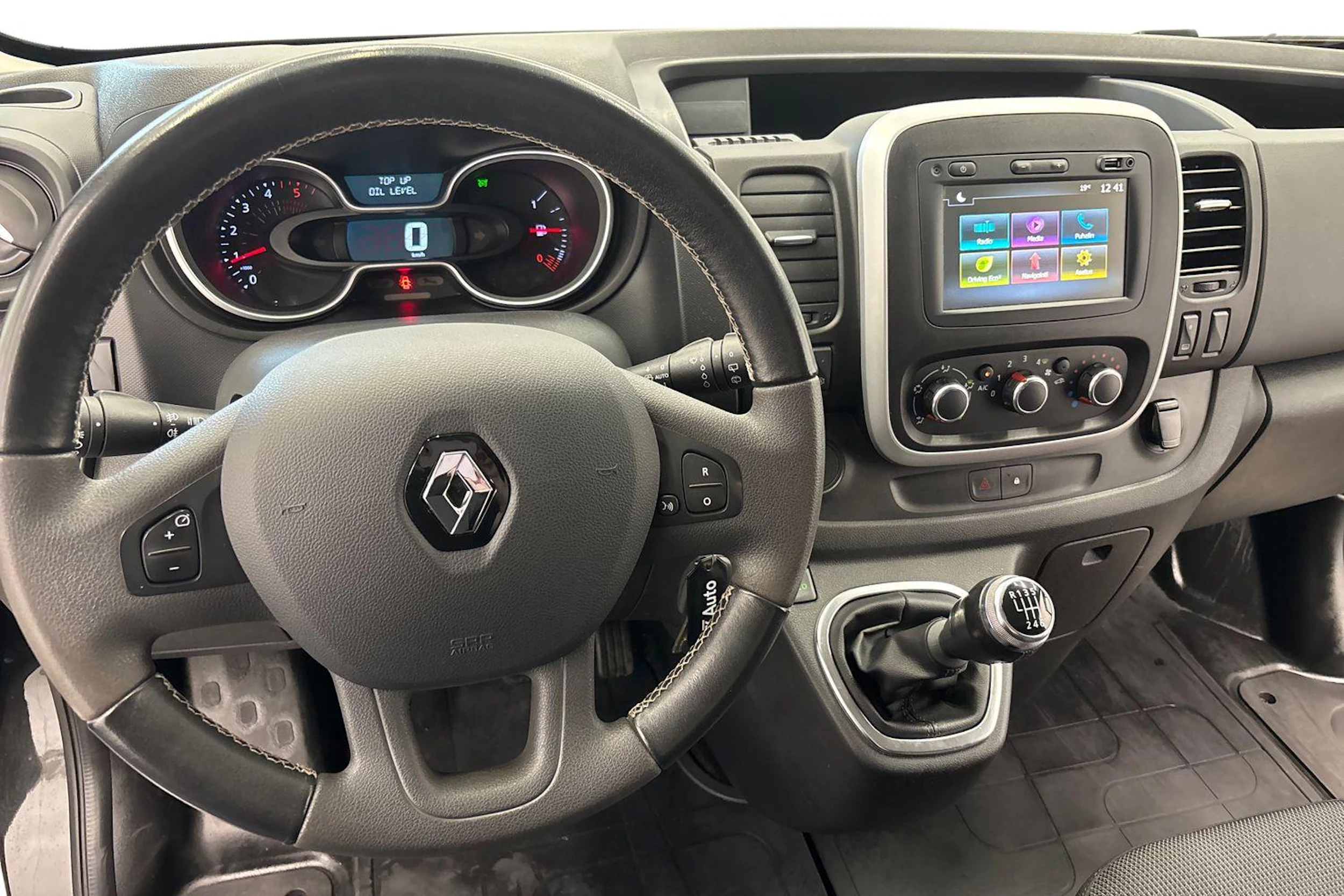 musta Renault Trafic 2021 kuva 7.