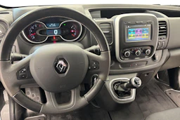musta Renault Trafic 2021 kuva 7.