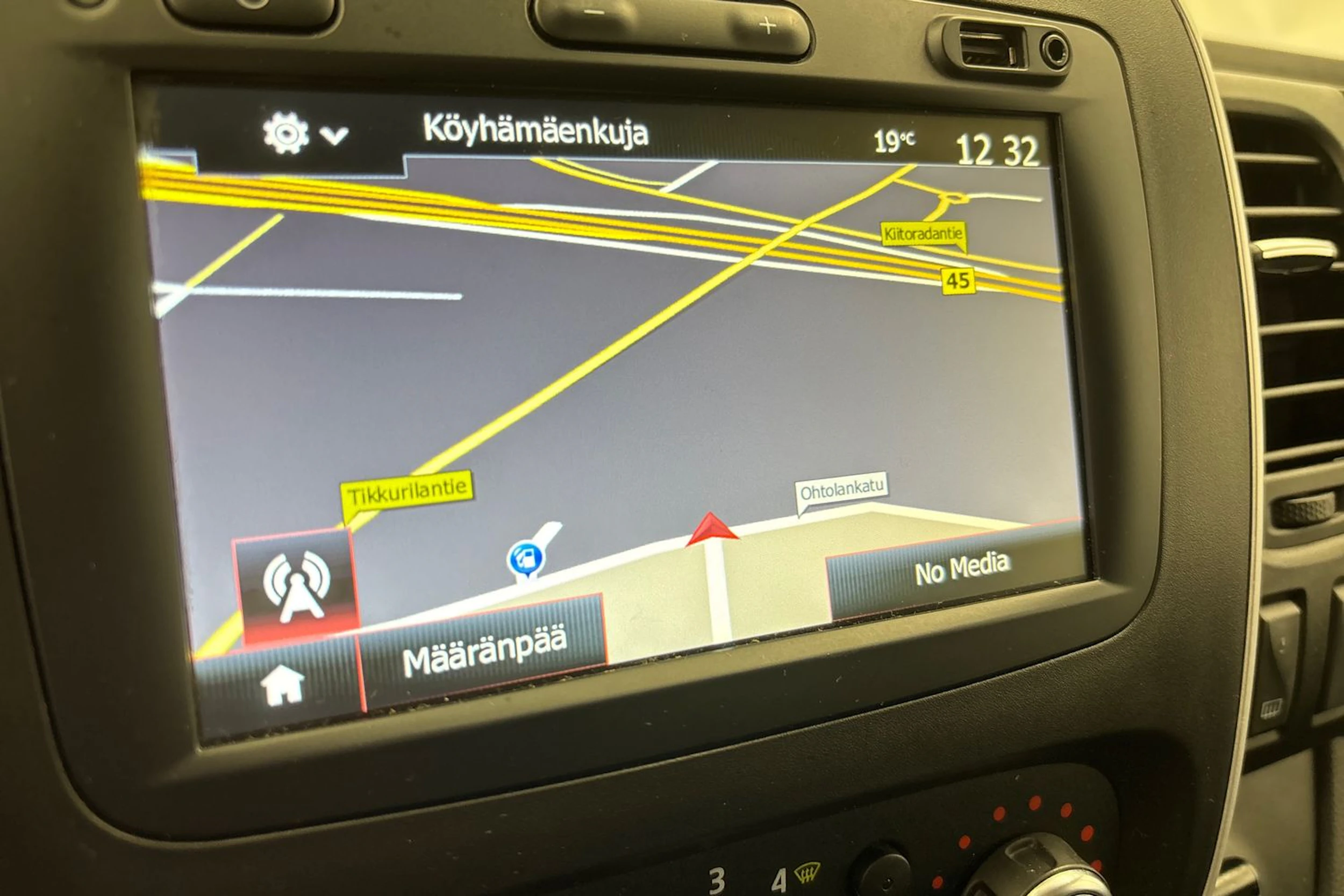 musta Renault Trafic 2021 kuva 13.