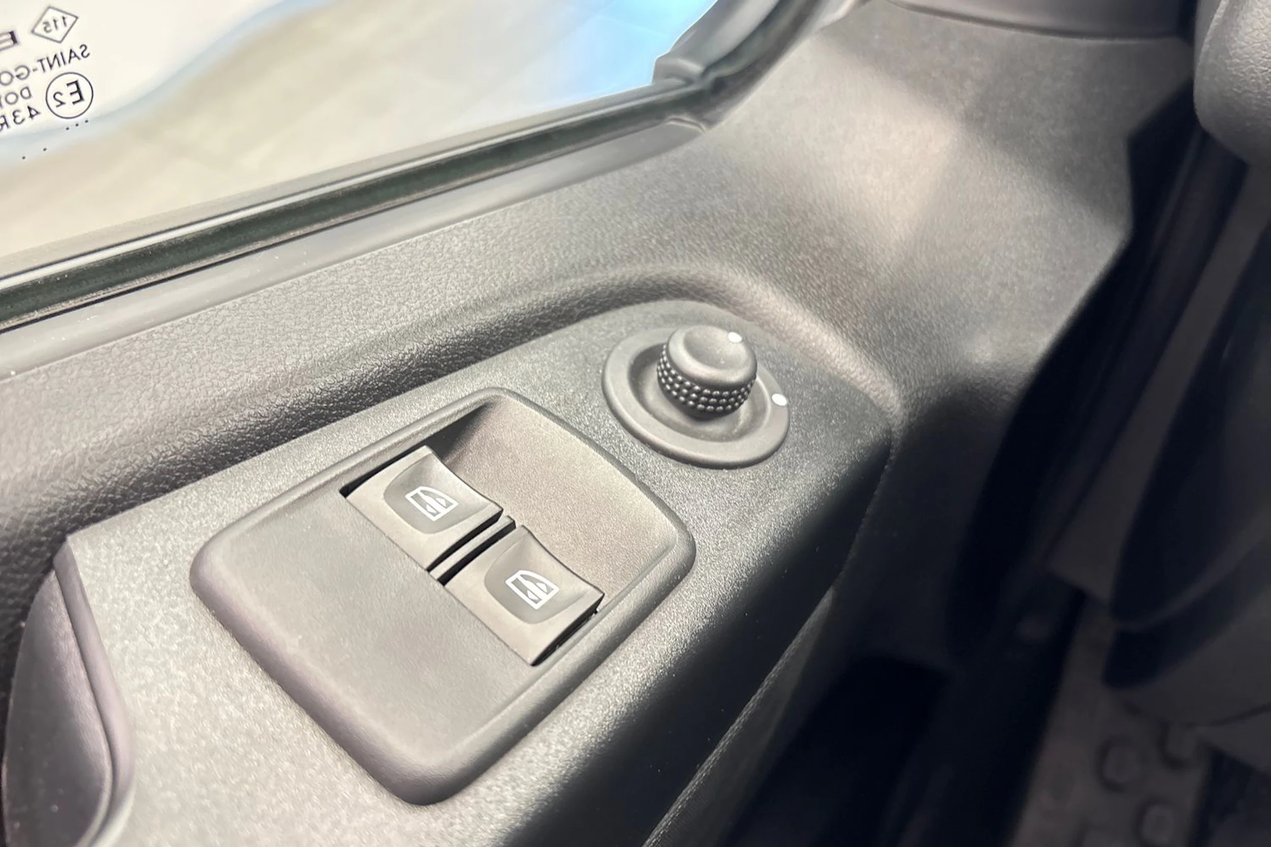 musta Renault Trafic 2021 kuva 19.