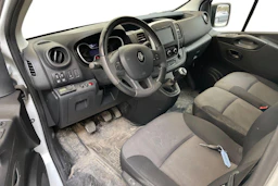 valkoinen Renault Trafic 2022 kuva 3.