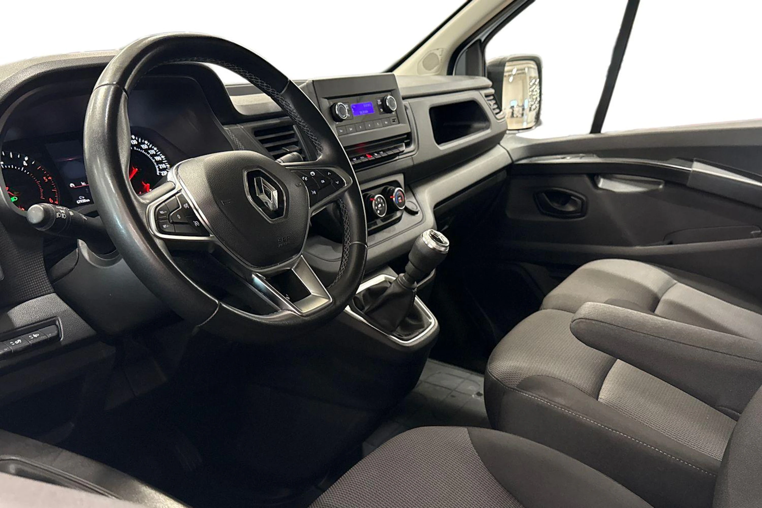 valkoinen Renault Trafic 2022 kuva 8.