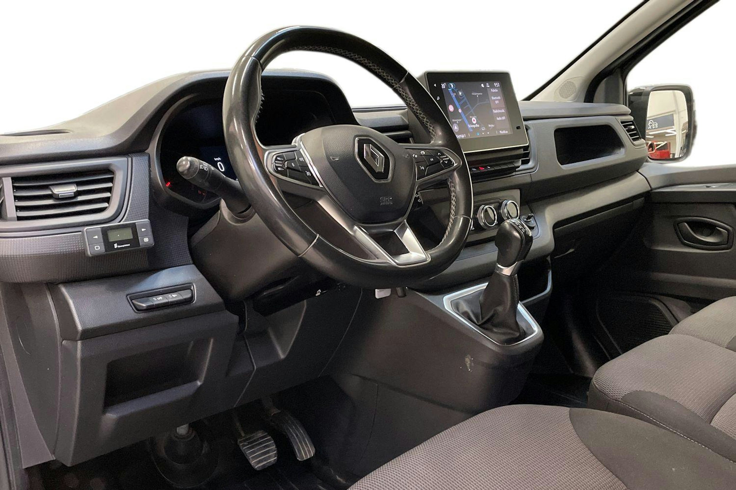 musta Renault Trafic 2022 kuva 7.