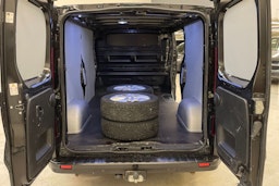 musta Renault Trafic 2022 kuva 14.