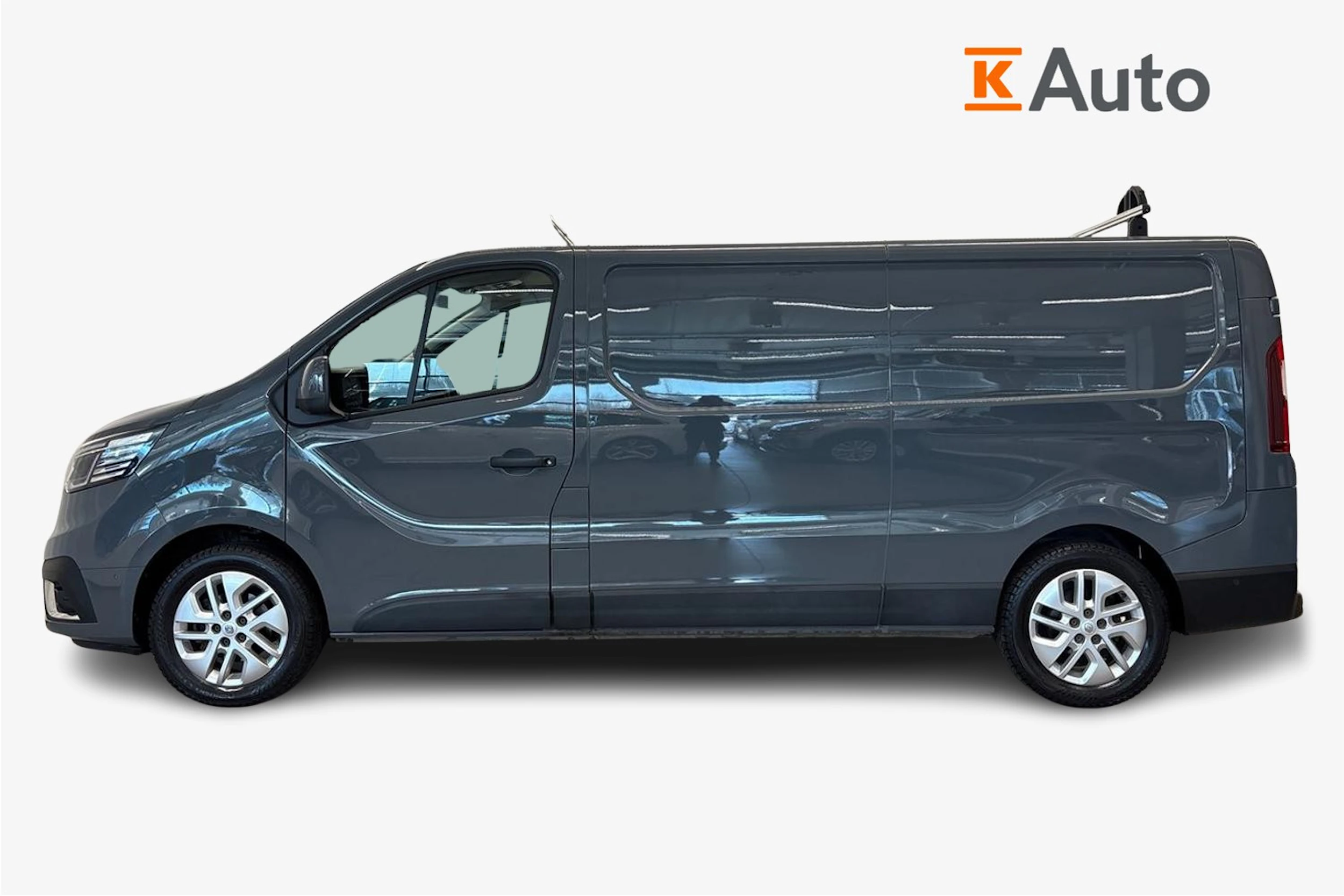 harmaa Renault Trafic 2022 kuva 7.