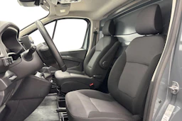 harmaa Renault Trafic 2022 kuva 11.