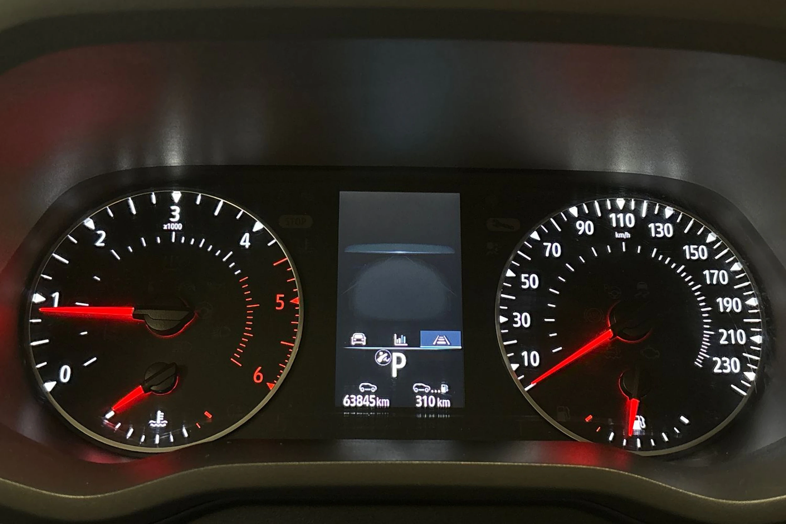 harmaa Renault Trafic 2022 kuva 18.