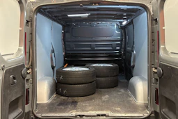 harmaa Renault Trafic 2022 kuva 23.