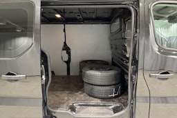 musta Renault Trafic 2022 kuva 12.