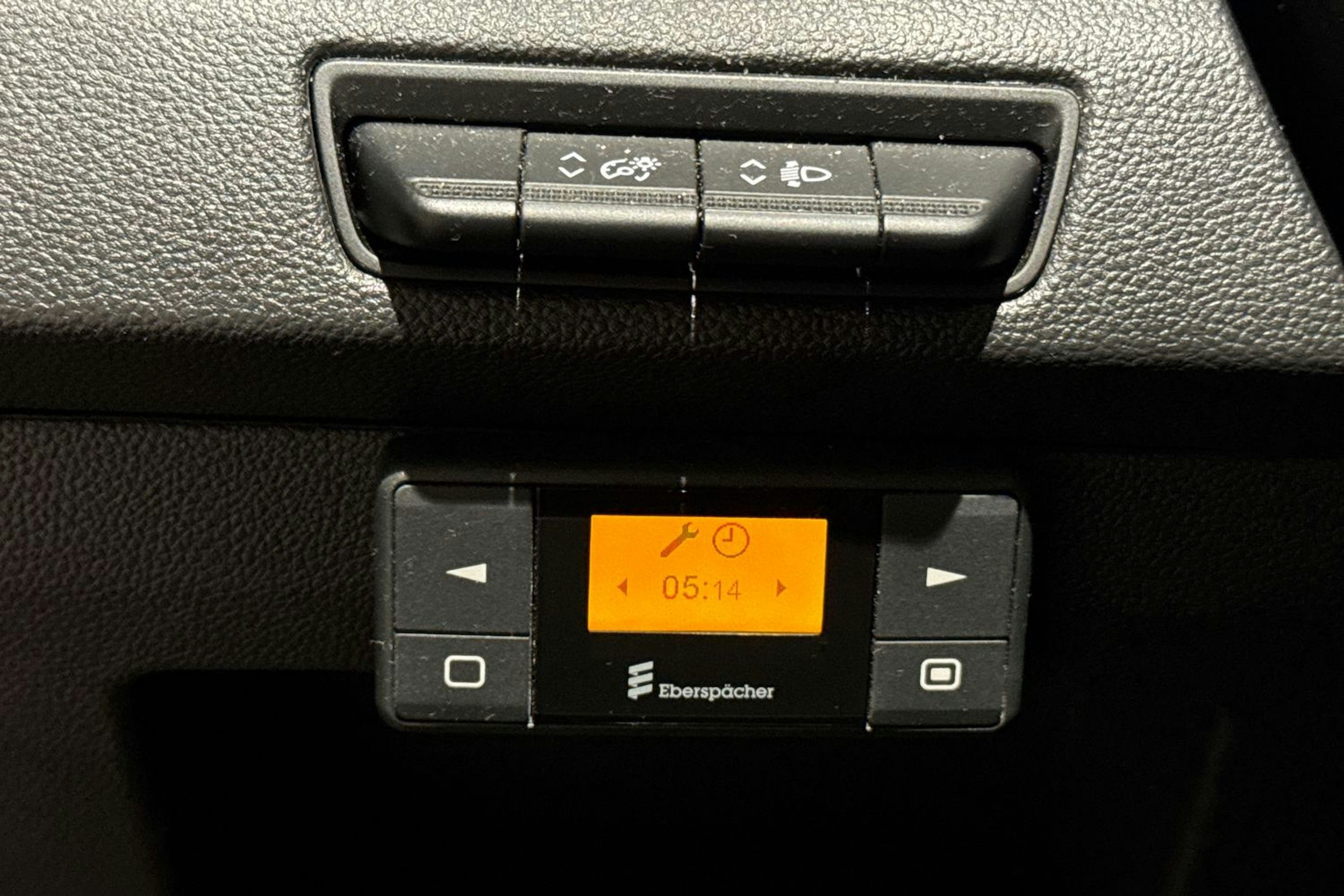 musta Renault Trafic 2022 kuva 13.