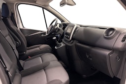 valkoinen Renault Trafic 2022 kuva 9.