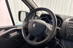 valkoinen Renault Trafic 2022 kuva 13.