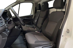 valkoinen Renault Trafic 2022 kuva 9.
