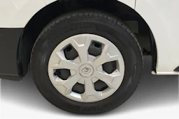 valkoinen Renault Trafic 2022 kuva 12.