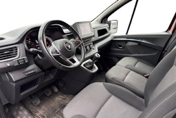 punainen Renault Trafic 2022 kuva 3.