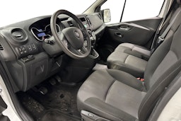 valkoinen Renault Trafic 2022 kuva 3.