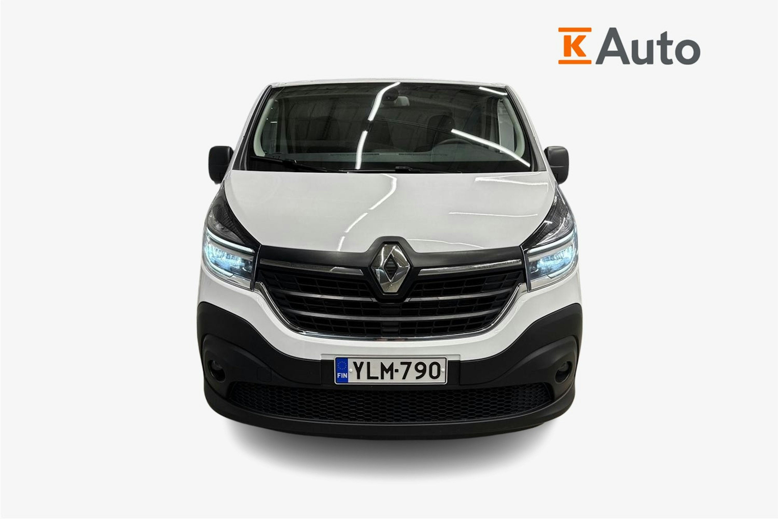 valkoinen Renault Trafic 2022 kuva 5.
