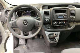 valkoinen Renault Trafic 2022 kuva 9.