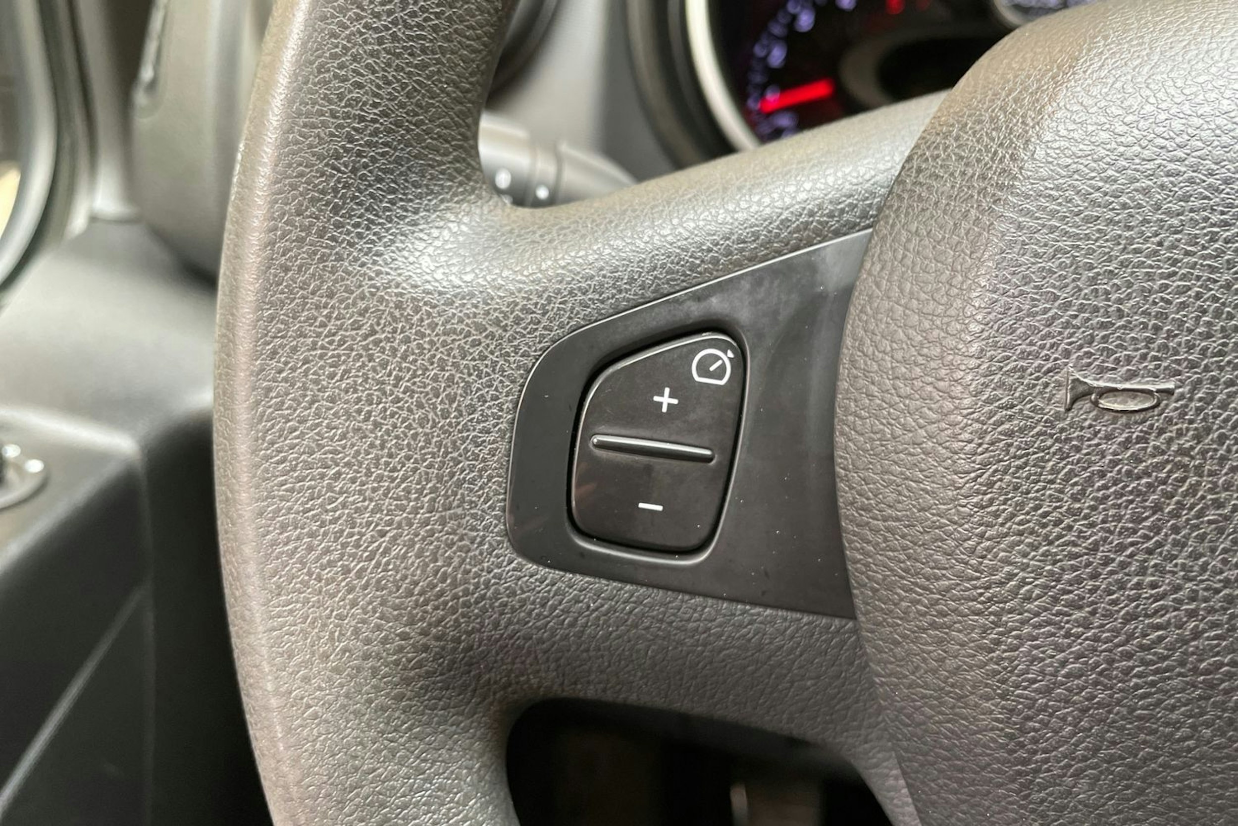 valkoinen Renault Trafic 2022 kuva 23.