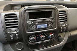 valkoinen Renault Trafic 2022 kuva 25.