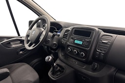 valkoinen Renault Trafic 2022 kuva 10.