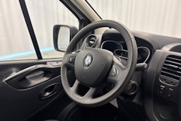 valkoinen Renault Trafic 2022 kuva 13.