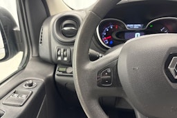 valkoinen Renault Trafic 2022 kuva 14.