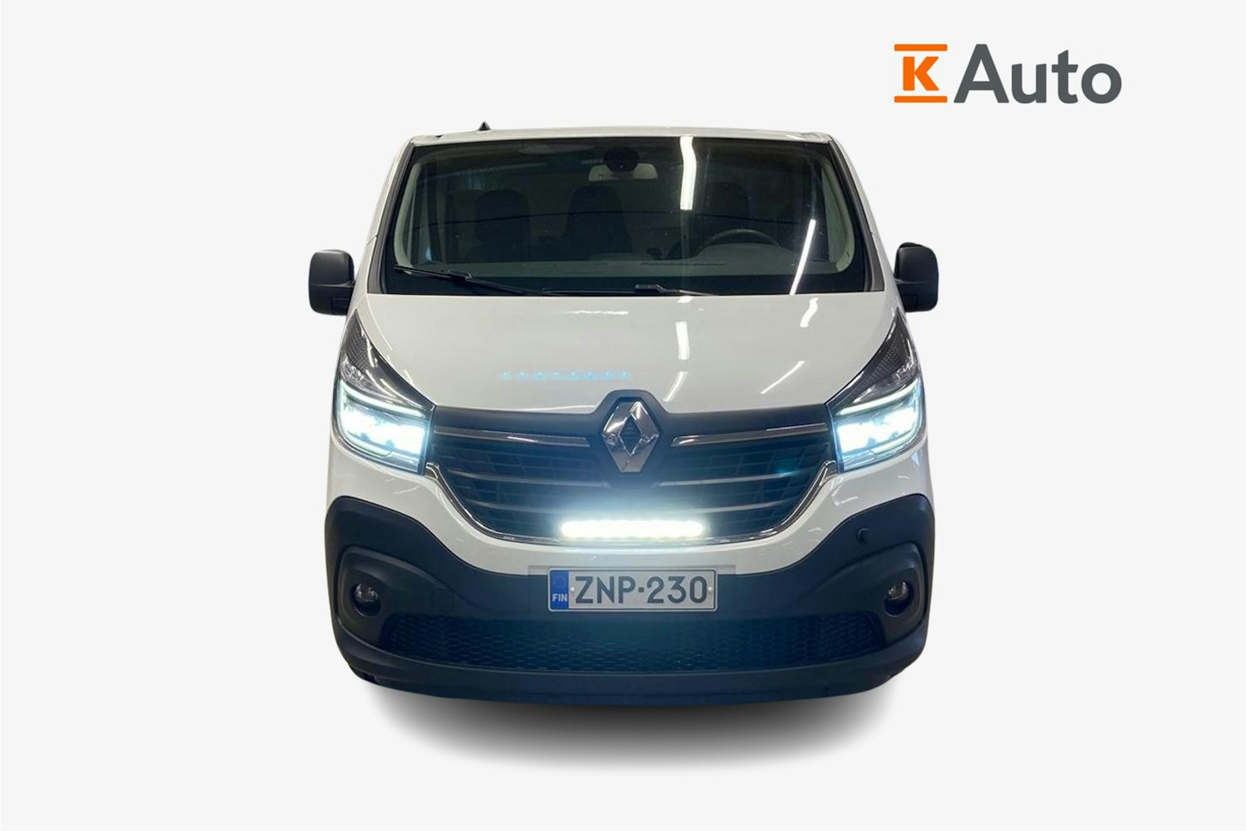 valkoinen Renault Trafic 2022 kuva 5.