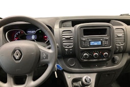 valkoinen Renault Trafic 2022 kuva 9.