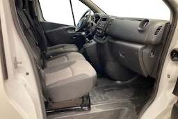 valkoinen Renault Trafic 2022 kuva 10.