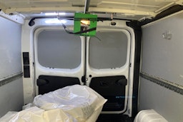 valkoinen Renault Trafic 2022 kuva 14.