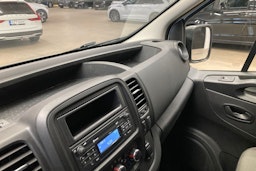 valkoinen Renault Trafic 2022 kuva 25.
