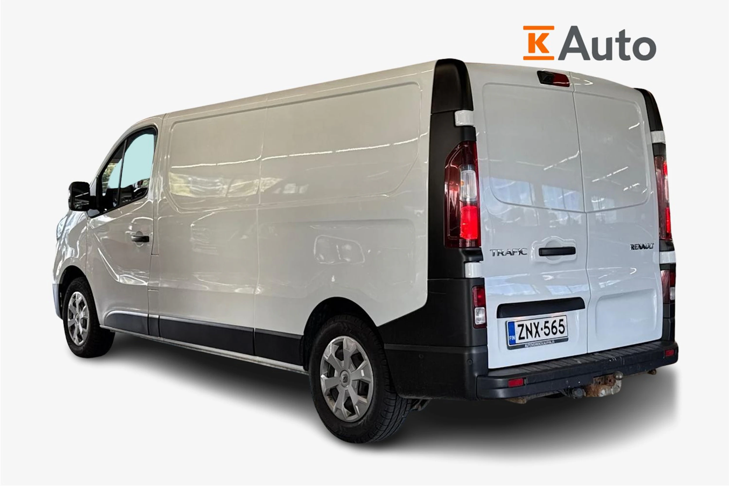 valkoinen Renault Trafic 2022 kuva 2.