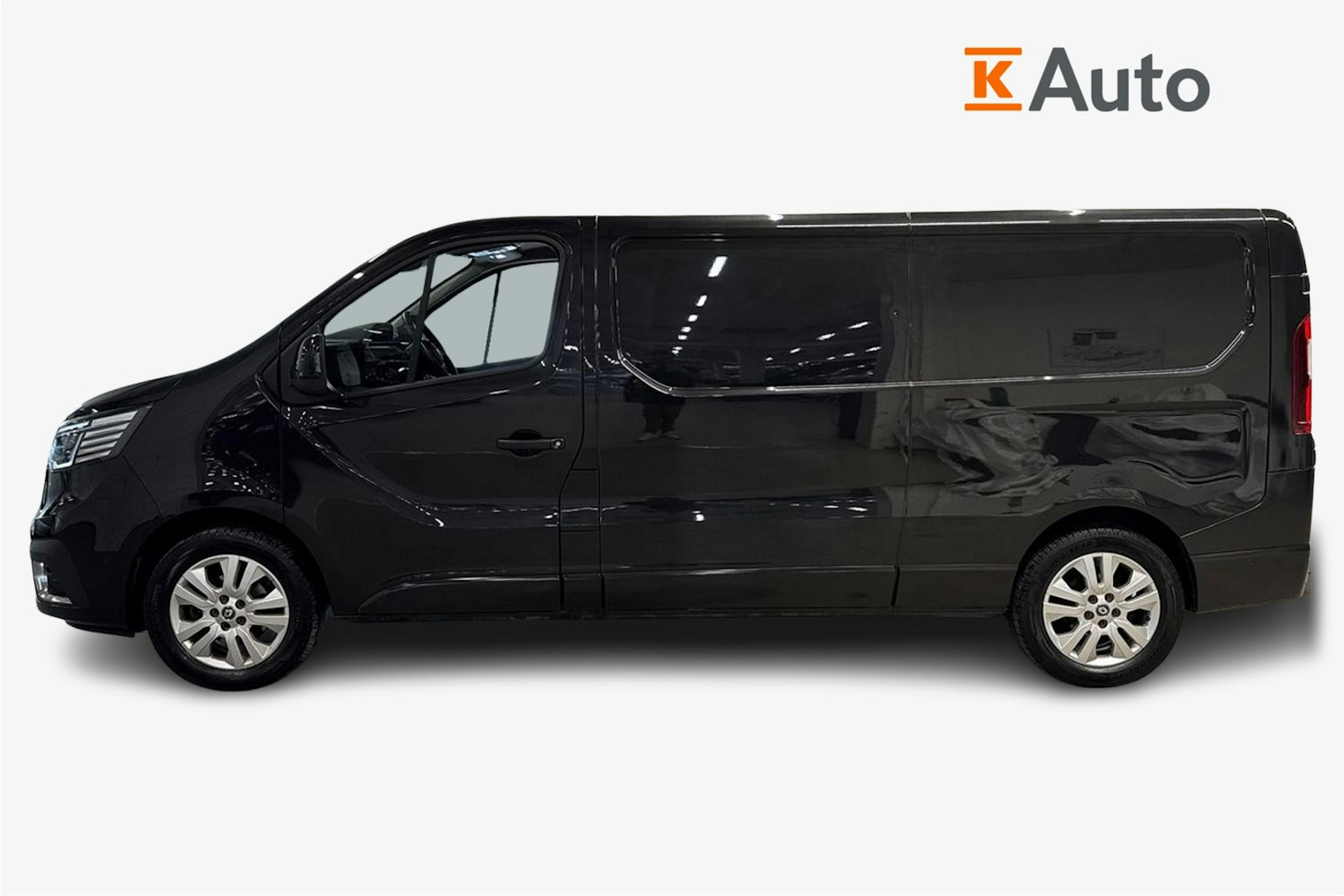 musta Renault Trafic 2023 kuva 6.