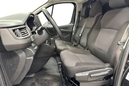 musta Renault Trafic 2023 kuva 7.