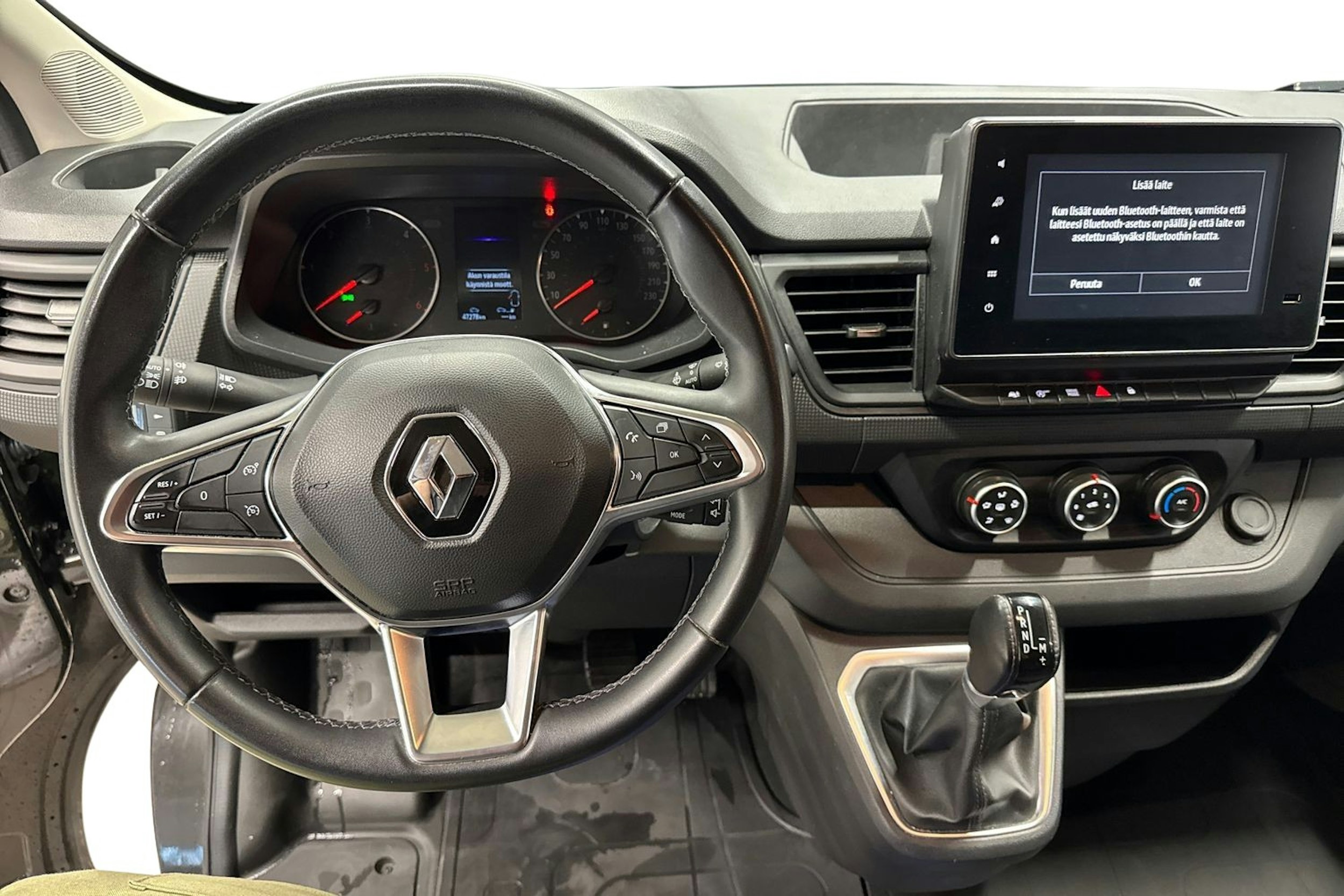 musta Renault Trafic 2023 kuva 9.