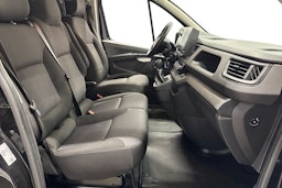 musta Renault Trafic 2023 kuva 10.