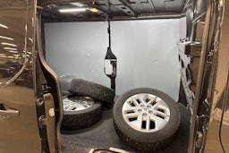 musta Renault Trafic 2023 kuva 13.