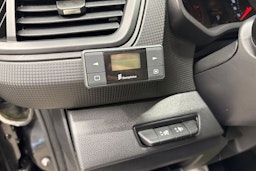 musta Renault Trafic 2023 kuva 21.