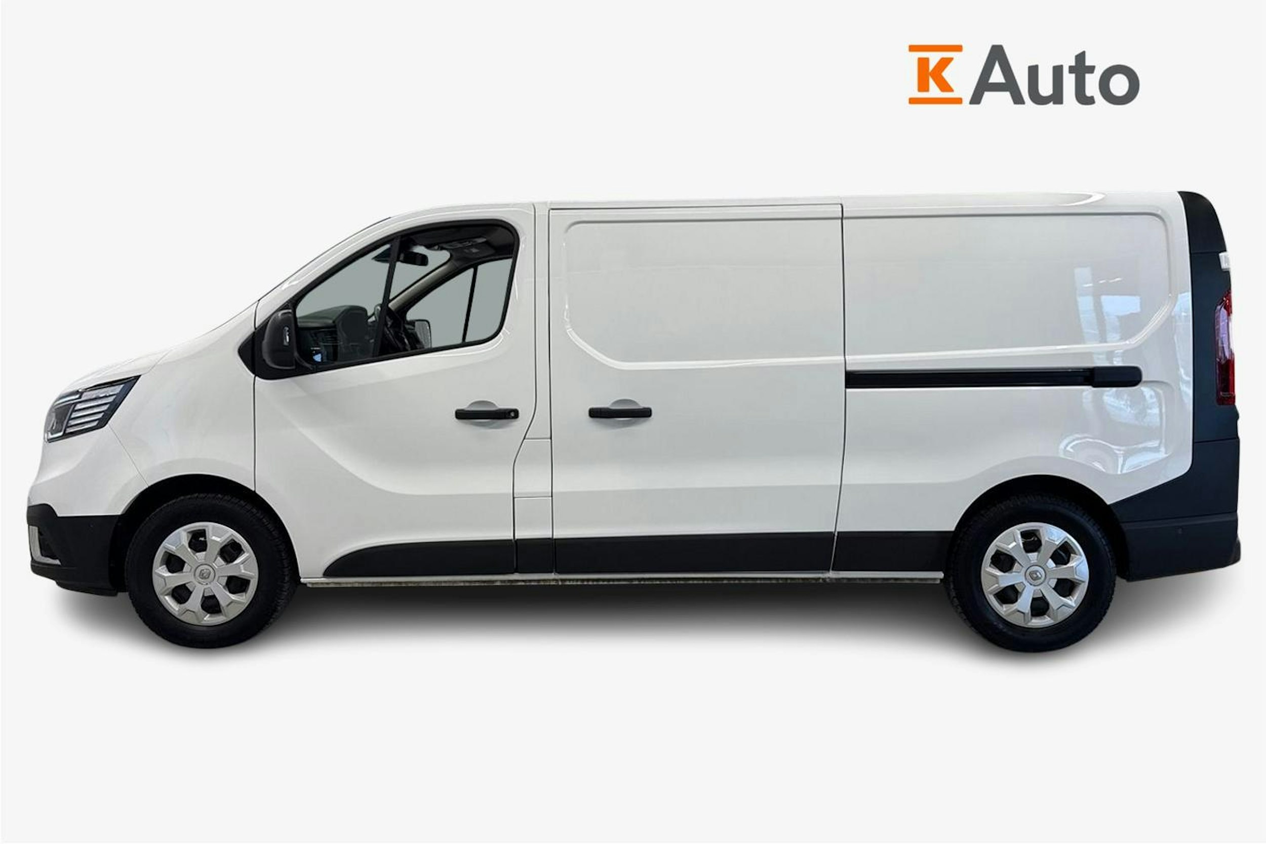 valkoinen Renault Trafic 2023 kuva 5.